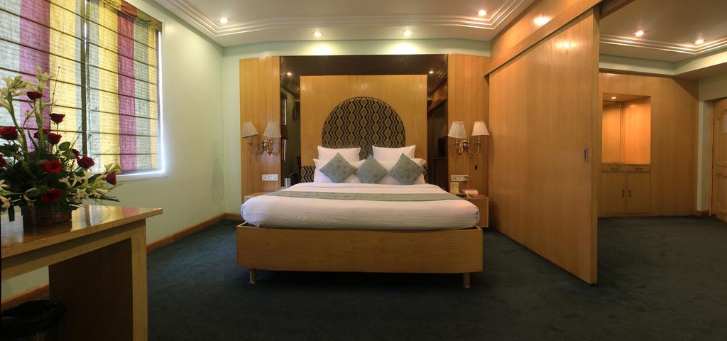 Hotel Grand International Rāipur Buitenkant foto