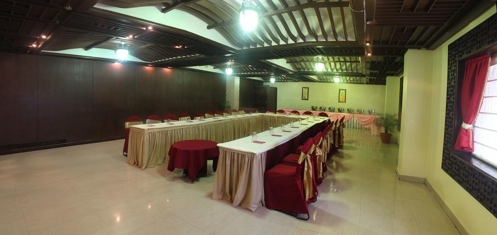 Hotel Grand International Rāipur Buitenkant foto