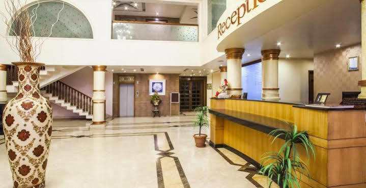 Hotel Grand International Rāipur Buitenkant foto