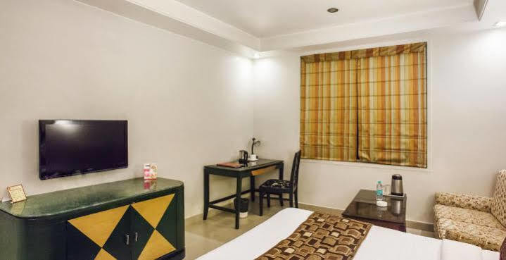 Hotel Grand International Rāipur Buitenkant foto
