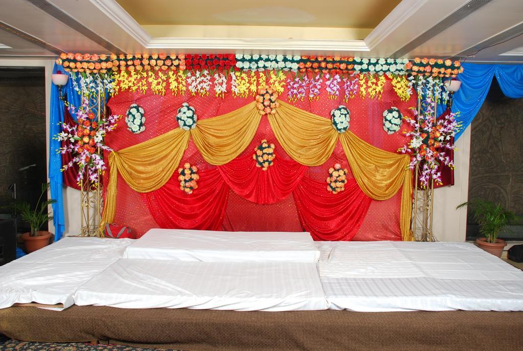 Hotel Grand International Rāipur Buitenkant foto