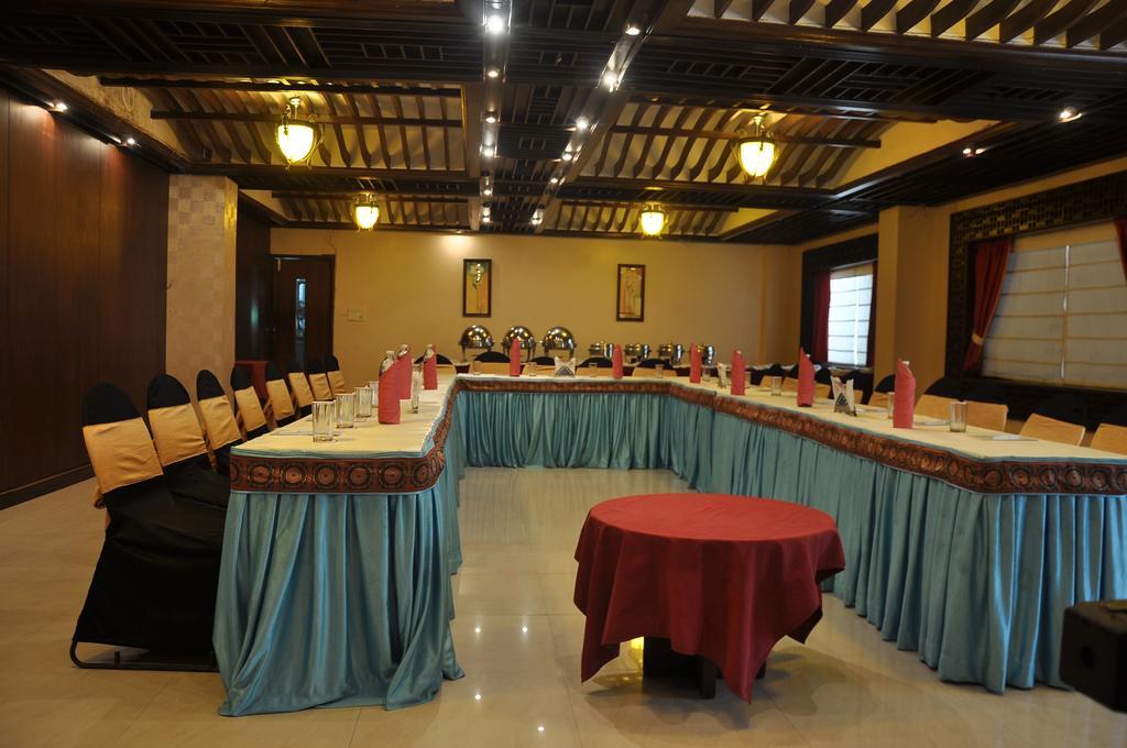 Hotel Grand International Rāipur Buitenkant foto