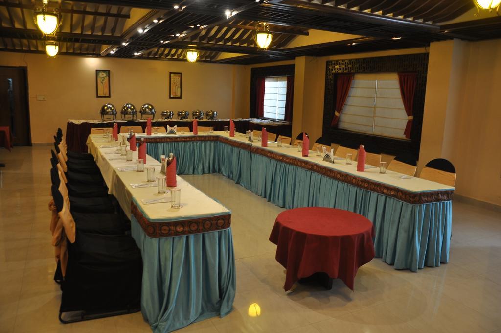 Hotel Grand International Rāipur Buitenkant foto